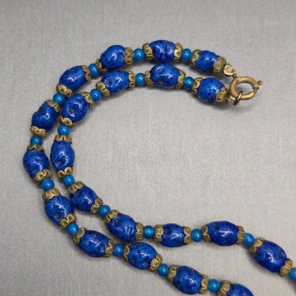 VTG Czech ‘Lapis’ Art Glass Necklace 26" Graduated Nugget Beads Brass Caps 1950s - Picture 4 of 12